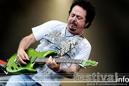 Steve Lukather op Bospop 2008 foto