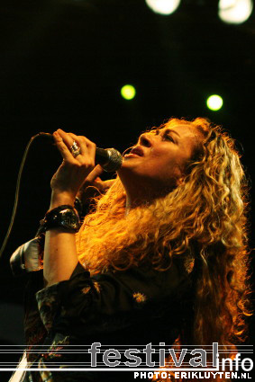 Dana Fuchs op Bospop 2008 foto