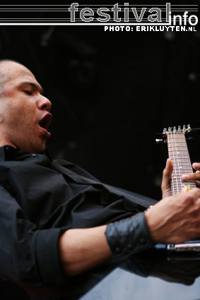 Danko Jones op Bospop 2008 foto