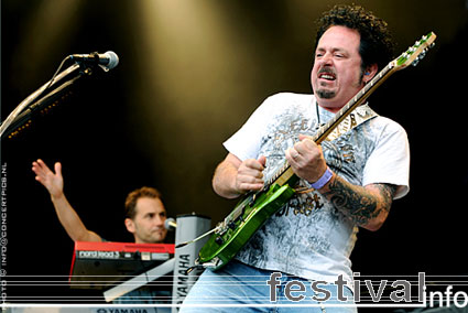 Steve Lukather op Bospop 2008 foto