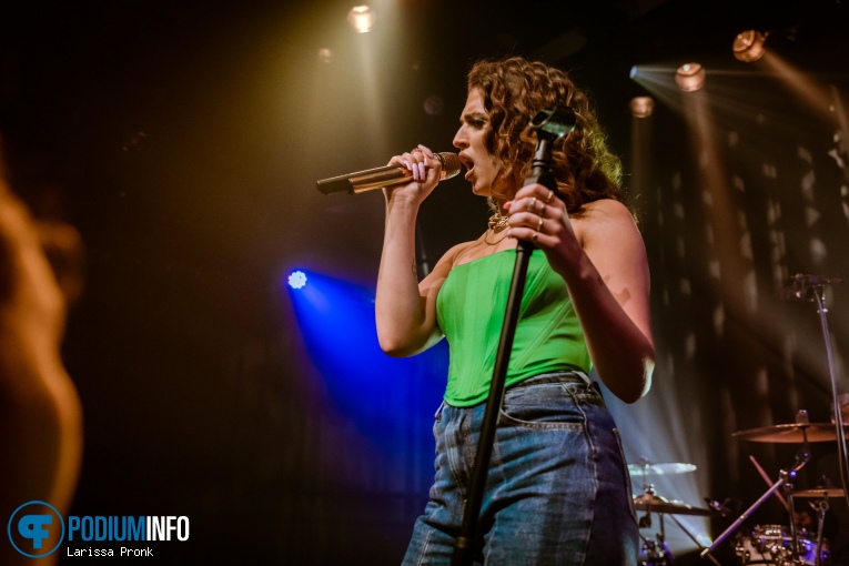 Mae Muller op Mae Muller - 18/02 - Melkweg foto