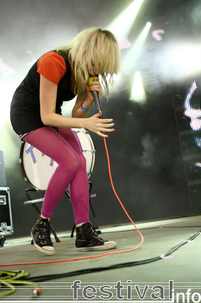 The Ting Tings op Roskilde 2008 foto