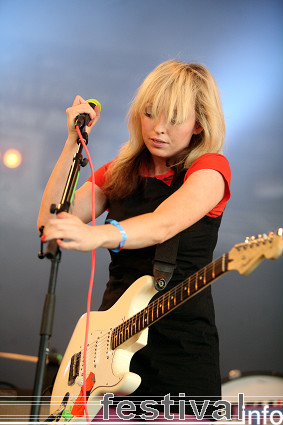 The Ting Tings op Roskilde 2008 foto