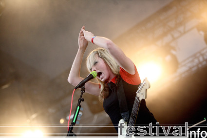 The Ting Tings op Roskilde 2008 foto