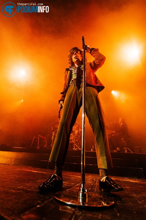 Cage the Elephant op Cage the Elephant - 01/03 - TivoliVredenburg foto