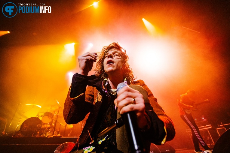 Cage the Elephant op Cage the Elephant - 01/03 - TivoliVredenburg foto