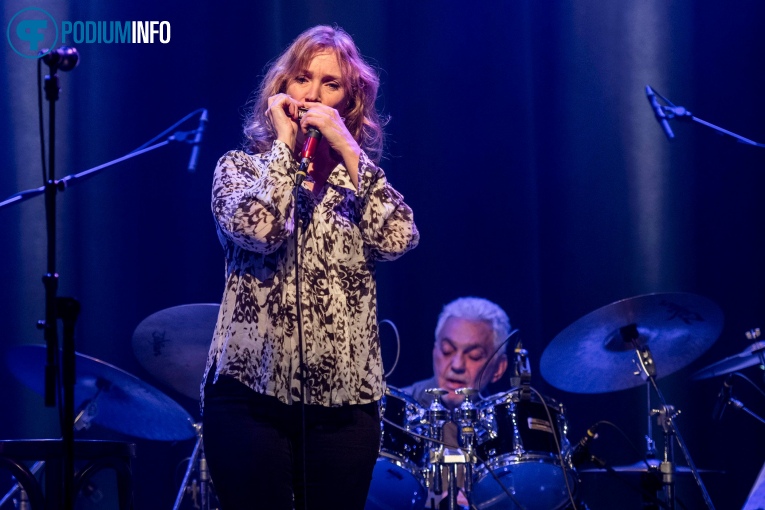 Hermine Deurloo op Alain Clark / Hermine Deurloo / Steve Gadd - 26/02 - Podium Victorie foto