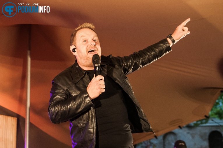 Martijn Fischer op Martijn Fischer zingt Hazes - 11/09 - Dordrechts museum foto