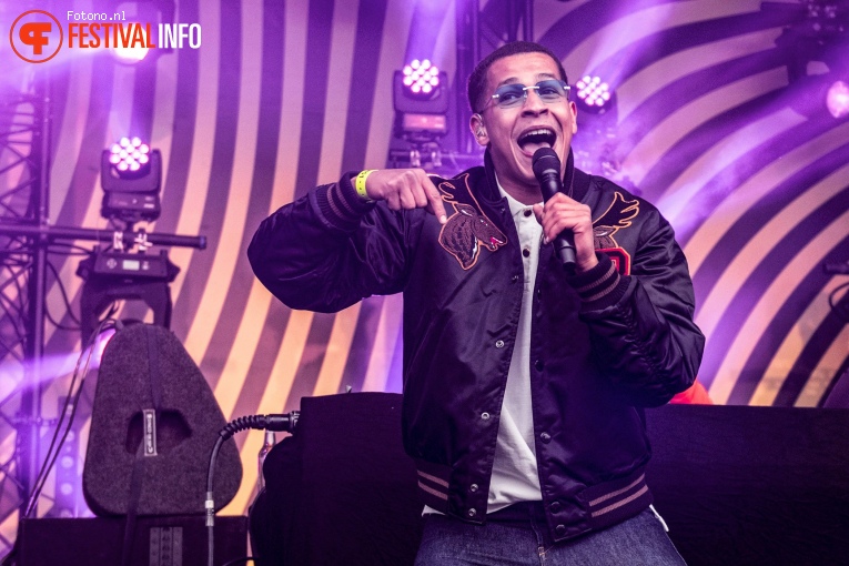 Bilal Wahib op Back to Live Fieldlab festival pop foto