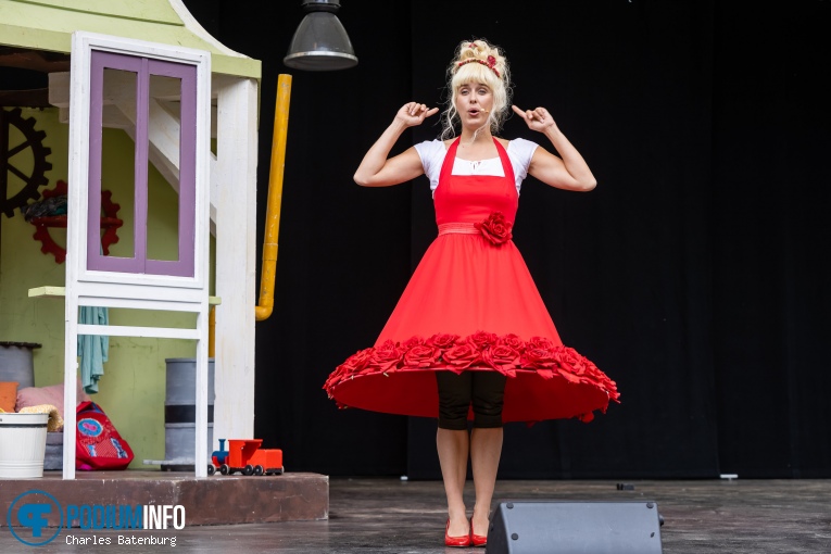 Juf Roos op Juf Roos - 11/07 - Zuiderparktheater foto