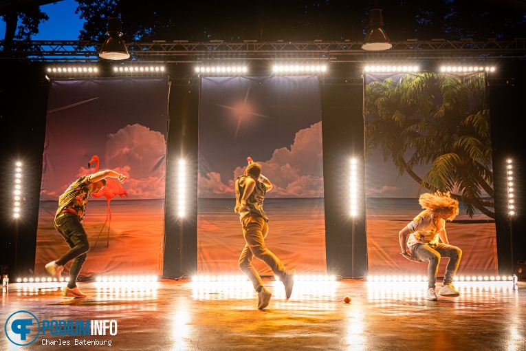 Guido Weijers op Andries Tunru/Guido Weijers/Ruud Smulders - 25/07 - Zuiderparktheater foto