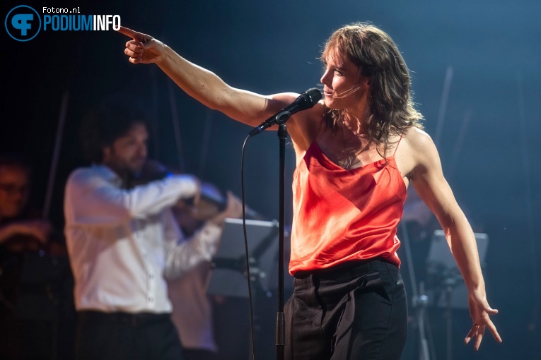 Wende Snijders op Wende & Amsterdam Sinfonietta - 16/07 - Koninklijk Theater Carré foto