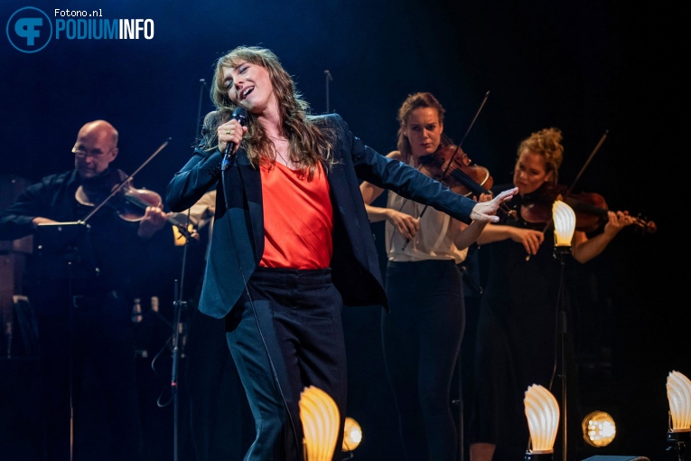 Wende Snijders op Wende & Amsterdam Sinfonietta - 16/07 - Koninklijk Theater Carré foto