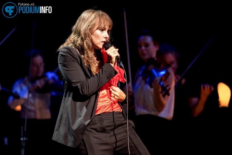 Wende Snijders op Wende & Amsterdam Sinfonietta - 16/07 - Koninklijk Theater Carré foto