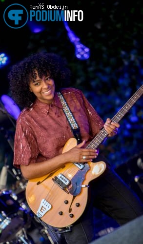 Nana Adjoa op Nana Adjoa - 17-06 - Burgerweeshuis foto