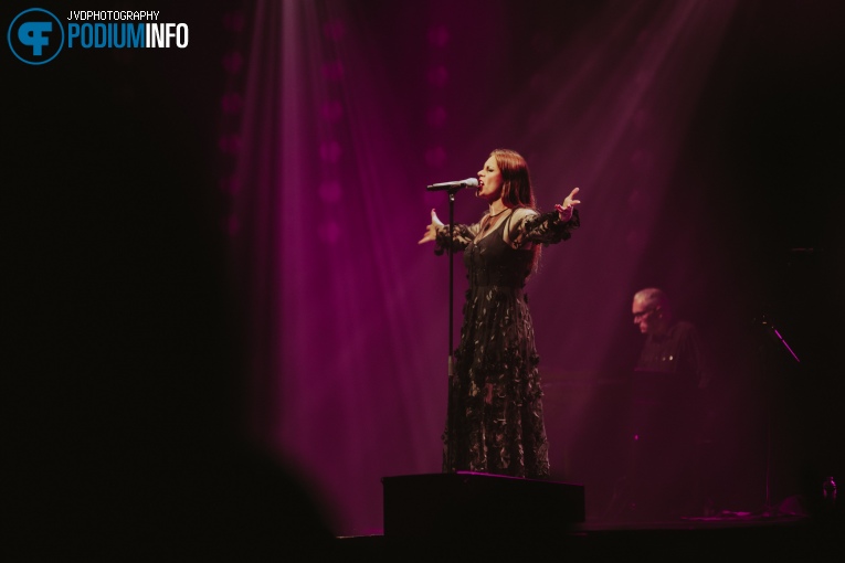 Floor Jansen op Floor Jansen - 1/9 - Afas Live foto