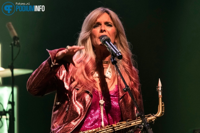 Candy Dulfer op Candy Dulfer - 03/09 - podium Victorie foto