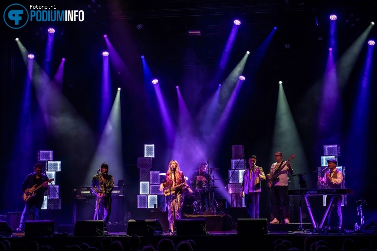 Candy Dulfer op Candy Dulfer - 03/09 - podium Victorie foto