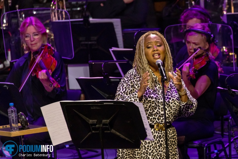 Lalah Hathaway op Lalah Hathaway / Metropole Orkest - 18/09 - Ahoy (RTM Stage) foto