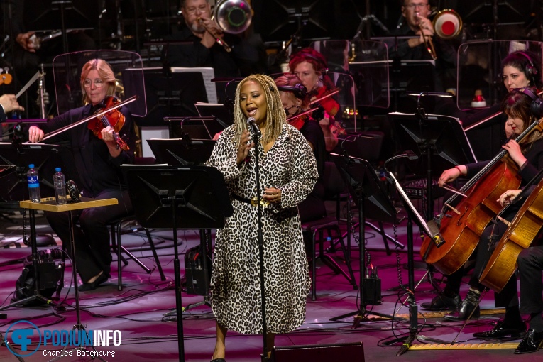 Lalah Hathaway op Lalah Hathaway / Metropole Orkest - 18/09 - Ahoy (RTM Stage) foto