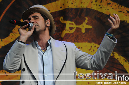 Serj Tankian op Pukkelpop 2008 foto