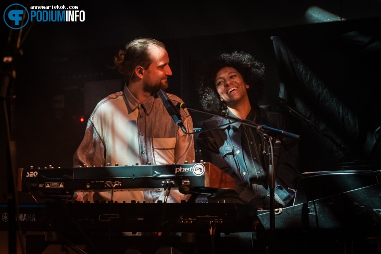 Nana Adjoa op Nana Adjoa - 8/10 - Metropool foto