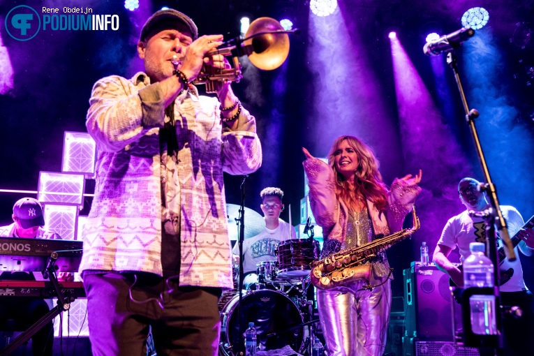 Candy Dulfer op Candy Dulfer - 10/10 - Luxor Live foto