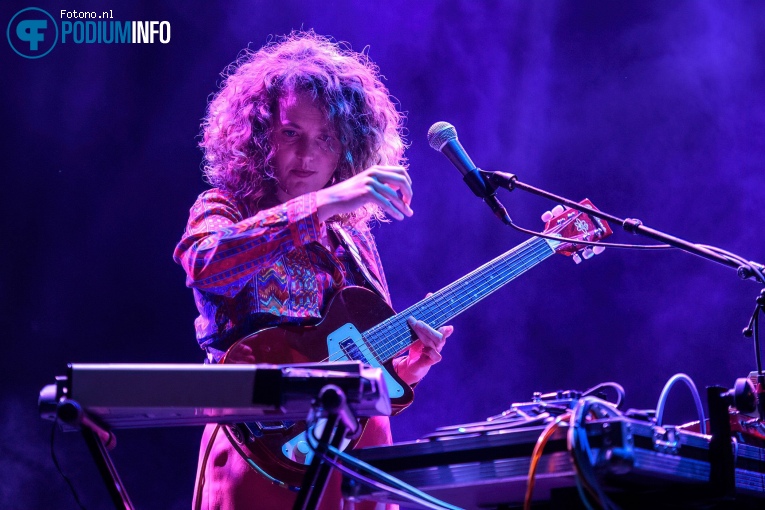 Shana Bossmann op Luwten - 20/10 - Paradiso foto