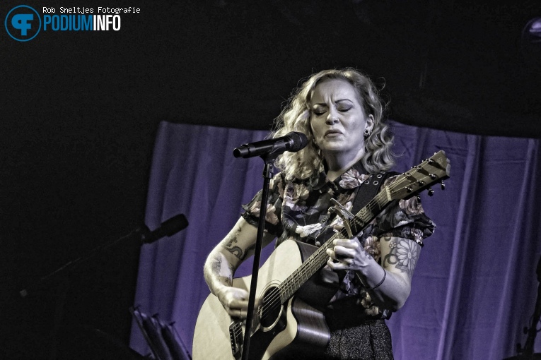 Anneke van Giersbergen op Anneke van Giersbergen - 24/10 - Melkweg foto