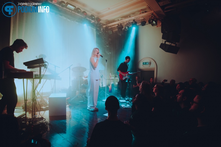 Emma Bale op Emma Bale - 26/10 - Paradiso foto
