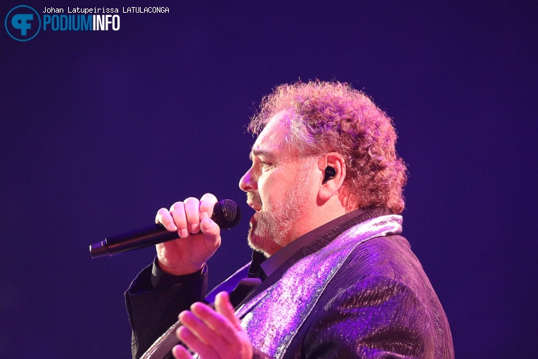 Peter Beense op Holland Zingt Hazes - 05/11 - Ziggo Dome foto