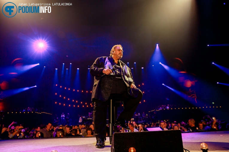 Peter Beense op Holland Zingt Hazes - 05/11 - Ziggo Dome foto