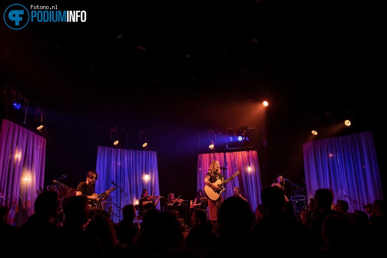 Anneke van Giersbergen op Anneke van Giersbergen - 11/11 - Podium Victorie foto