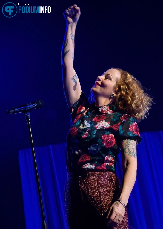 Anneke van Giersbergen op Anneke van Giersbergen - 11/11 - Podium Victorie foto
