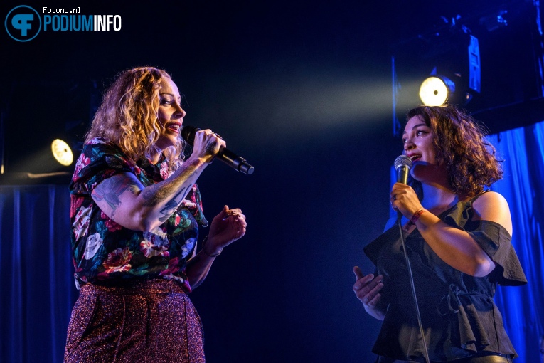 Anneke van Giersbergen op Anneke van Giersbergen - 11/11 - Podium Victorie foto