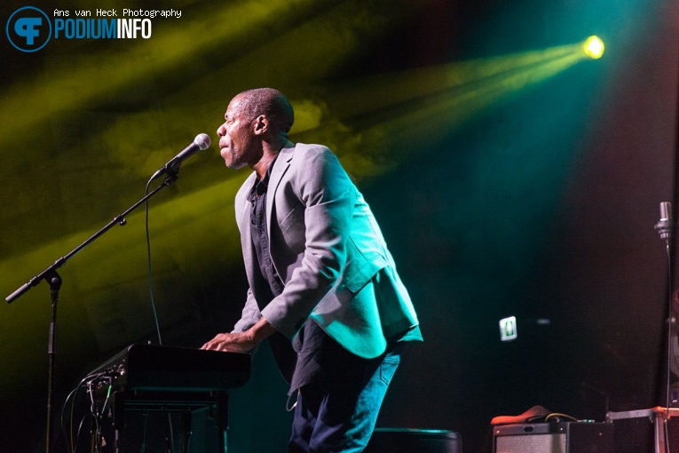 Roachford op Roachford / Sniff 'n' The Tears - 12/11 - Boerderij foto