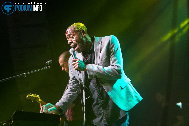 Roachford op Roachford / Sniff 'n' The Tears - 12/11 - Boerderij foto