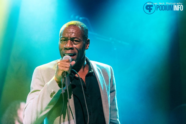 Roachford op Roachford / Sniff 'n' The Tears - 12/11 - Boerderij foto
