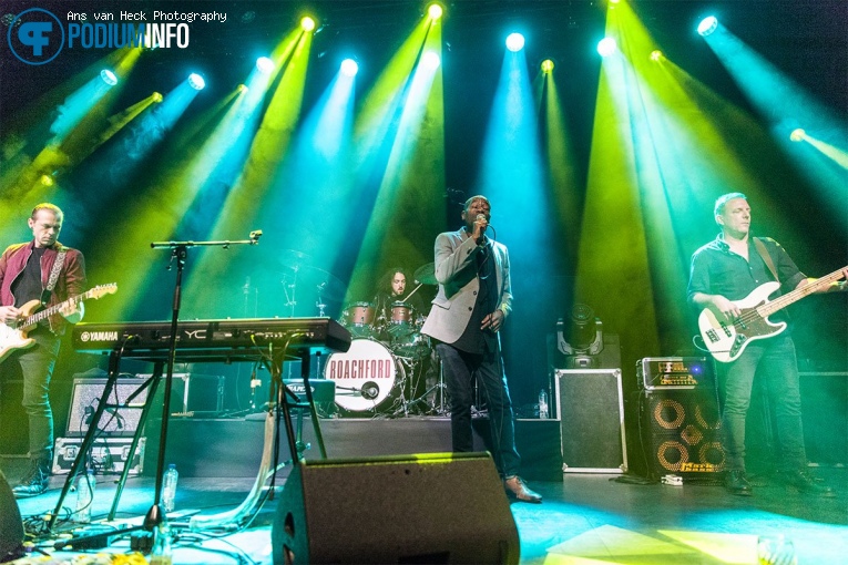 Roachford op Roachford / Sniff 'n' The Tears - 12/11 - Boerderij foto
