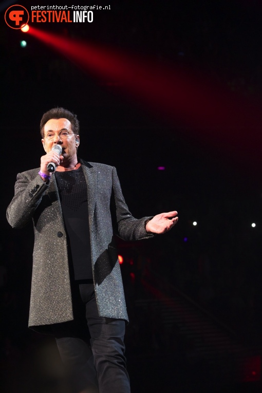 Gerard Joling op Holland Zingt Hazes - 11/03 - Ziggo Dome foto