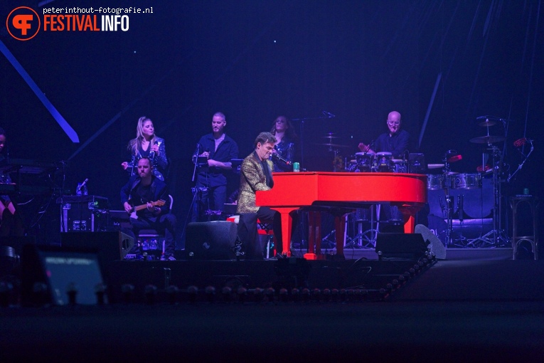 Jeroen van der Boom op Holland Zingt Hazes - 11/03 - Ziggo Dome foto