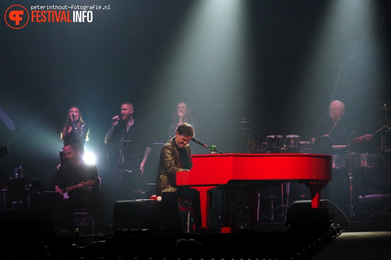 Jeroen van der Boom op Holland Zingt Hazes - 11/03 - Ziggo Dome foto