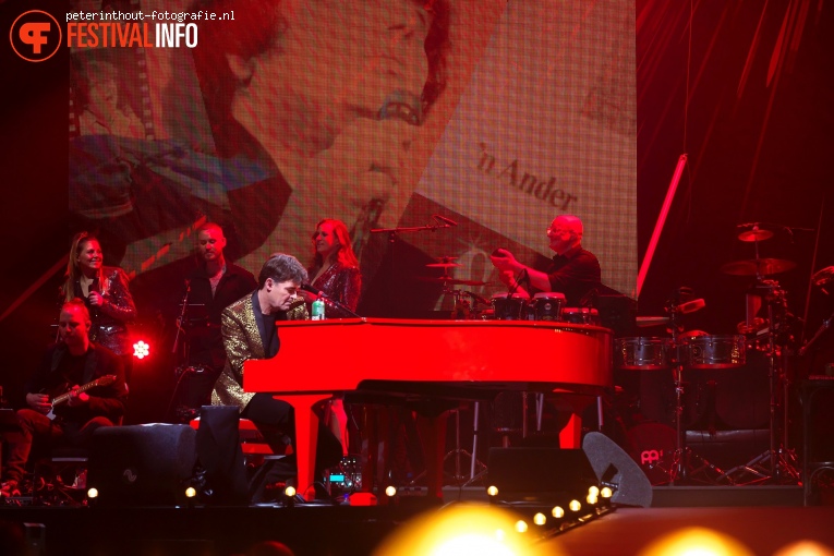 Jeroen van der Boom op Holland Zingt Hazes - 11/03 - Ziggo Dome foto