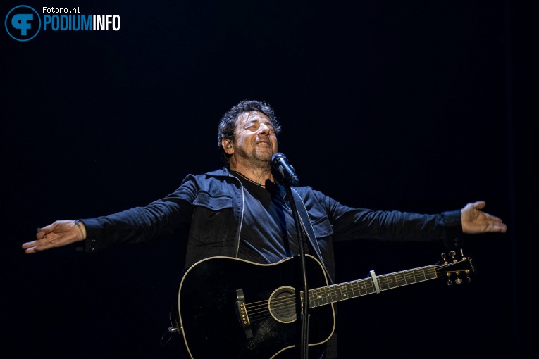 Patrick Bruel op Patrick Bruel - 22/03 - TivoliVredenburg foto