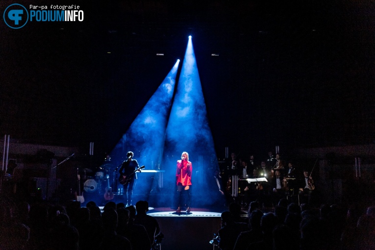 Hooverphonic op Hooverphonic with Orchestra - 29/03 - TivoliVredenburg foto