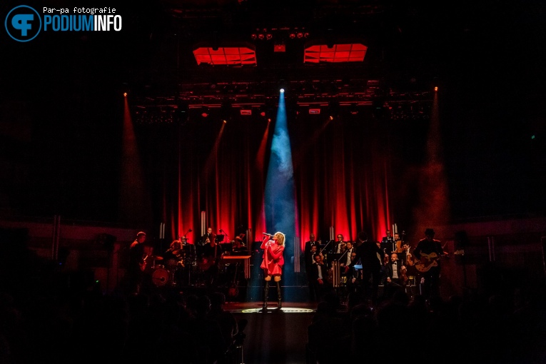 Hooverphonic op Hooverphonic with Orchestra - 29/03 - TivoliVredenburg foto