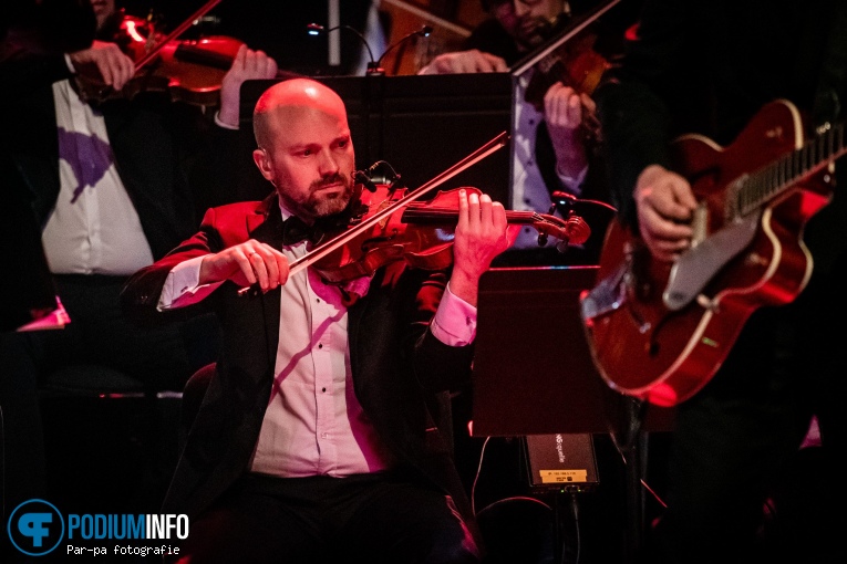 Hooverphonic op Hooverphonic with Orchestra - 29/03 - TivoliVredenburg foto
