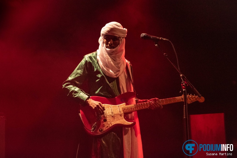 Mdou Moctar op Mdou Moctar - 04/04 - Paradiso foto