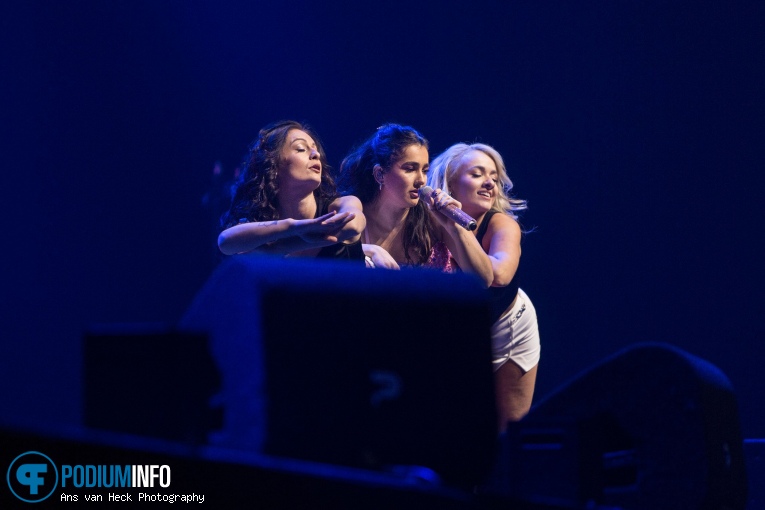 Brooke Scullion op Eurovision In Concert - 09/04 - AFAS Live foto