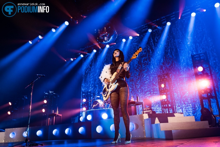Khruangbin op Khruangbin - 12/04 - AFAS Live foto
